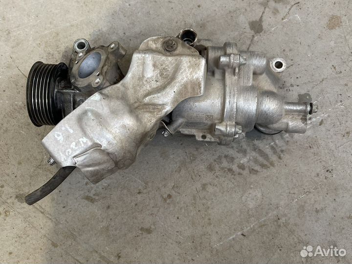 Насос водяной(помпа) Mercedes-Benz W204