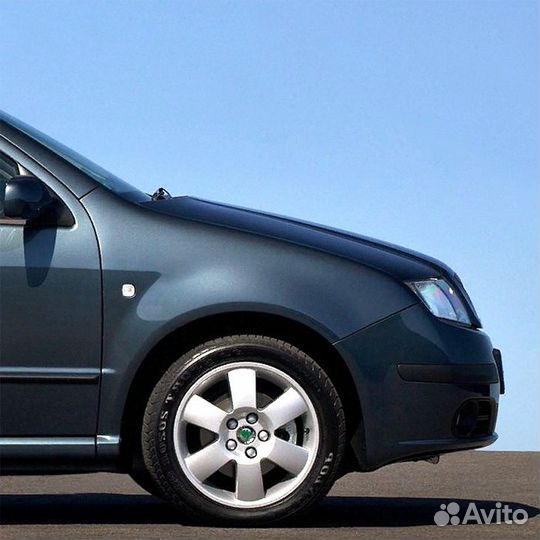Крыло переднее правое в цвет Skoda Fabia Mk1