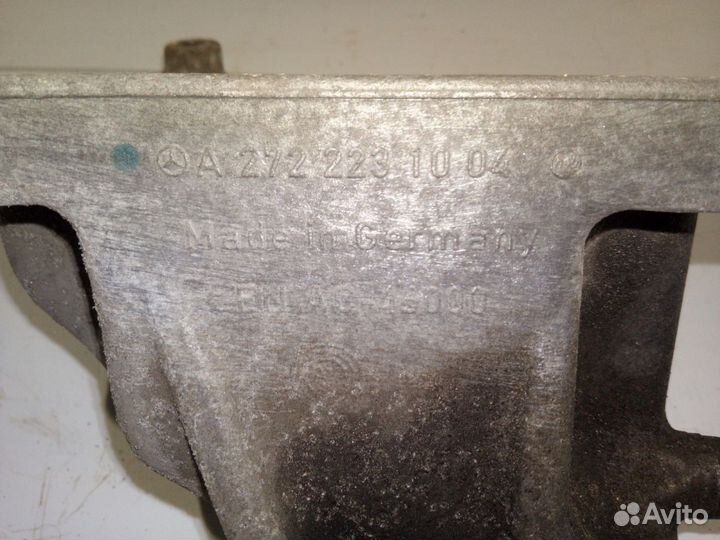 Кронштейн двигателя левый C-класс W204/S204 (2006—2011) Mercedes-Benz