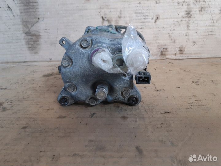 Компрессор кондиционера Фольксваген Поло 3 v1.6 94