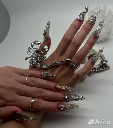 Модель на наращивание ногтей