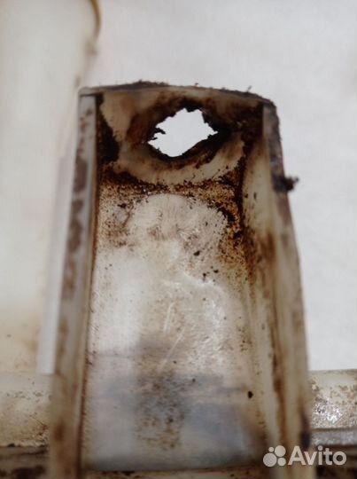 Бочек стеклоомывателя Nissan Sunny FB15