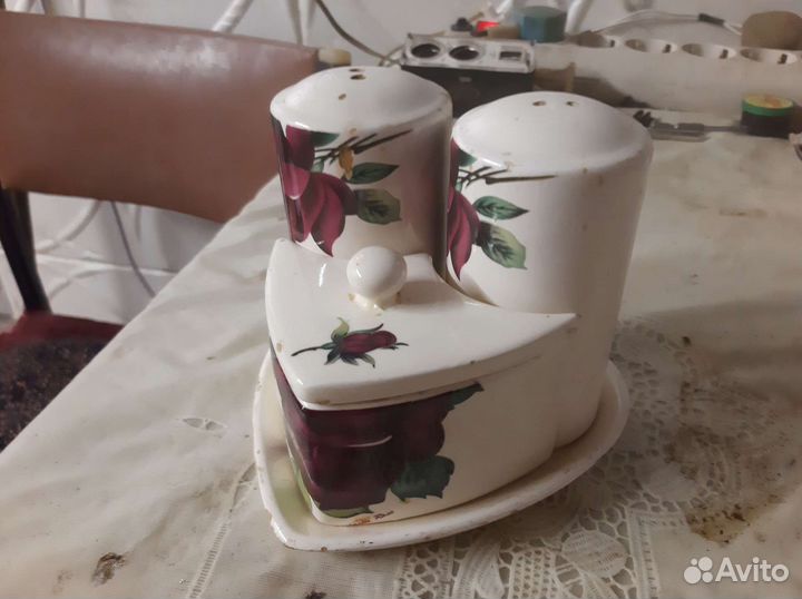 Перечница и солонка