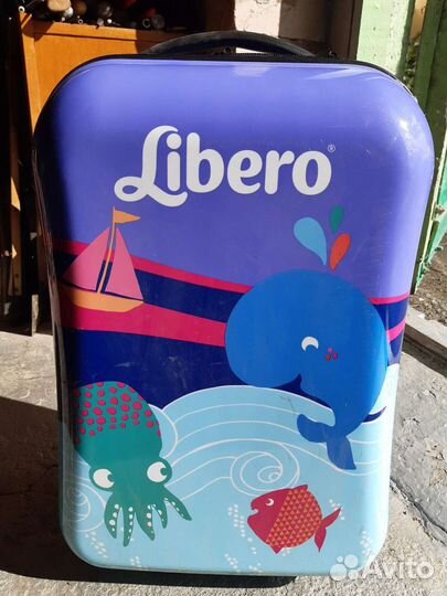 Чемодан на колесах детский