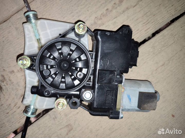 Мотор стеклоподъемника переднего левого Рио с 2017