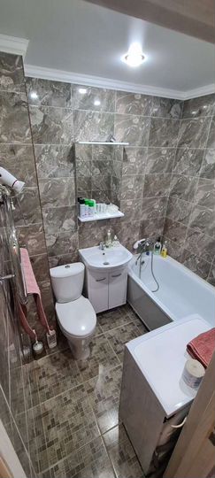 2-к. квартира, 52 м², 2/5 эт.