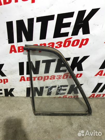 Форточка двери задняя правая Volkswagen Jetta 2