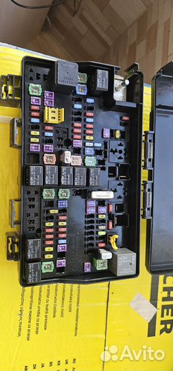 Блок предохранителей Jeep Grand Cherokee