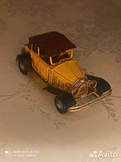 Модель ретро автомобили