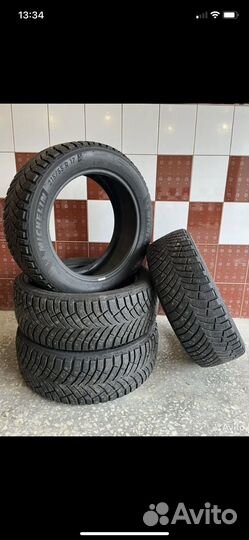 Michelin X-Ice North 4 215/55 R17