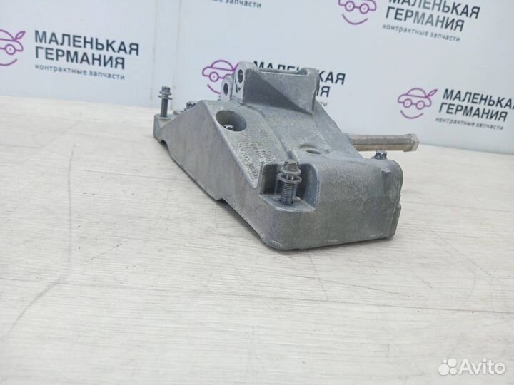 Кронштейн компрессора кондиционера BMW B47 11167619250
