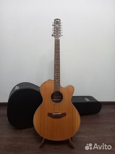 12-струнная электроакустическая гитара Yamaha