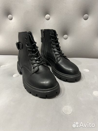 Женские кожаные ботинки