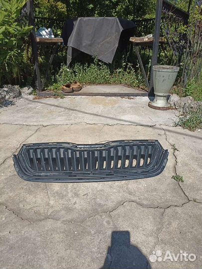 Решетка радиатора Skoda Rapid 2