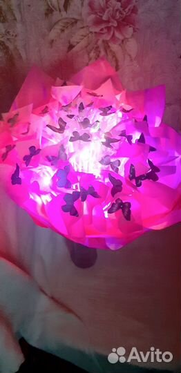 Светящийся букет из бабочек