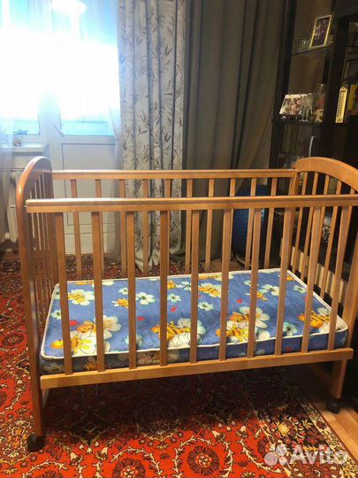 Детская кровать с матрасом