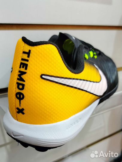 Бутсы сороконожки Nike Tiempo-x