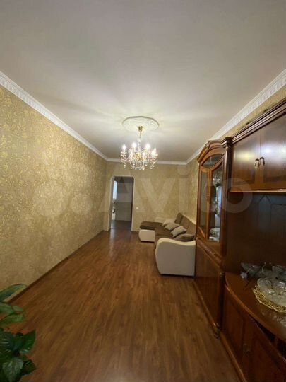 3-к. квартира, 77 м², 1/6 эт.