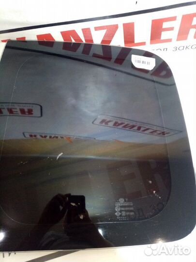 Стекло крышки багажника правое LADA Largus