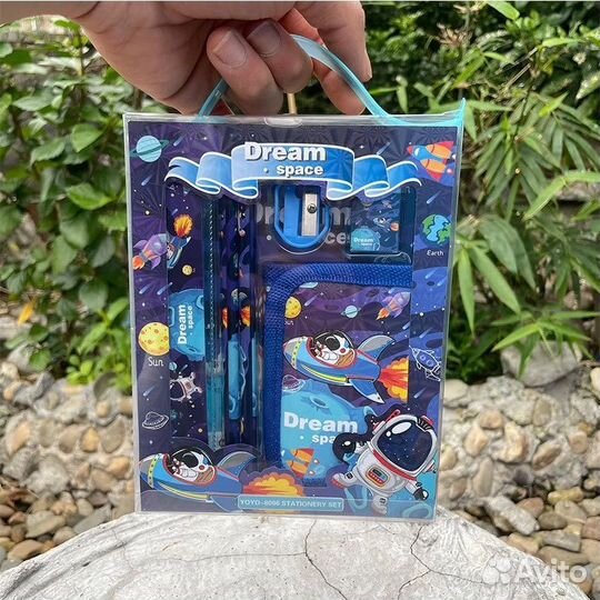 Набор канцелярских принадлежностей