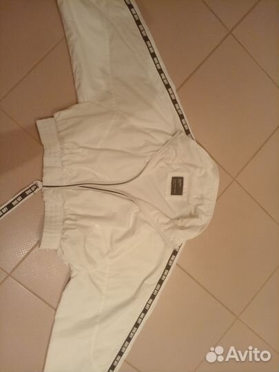 Бомбер-куртка bershka