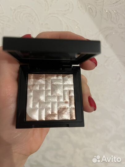 Bobbi brown highlighting powder