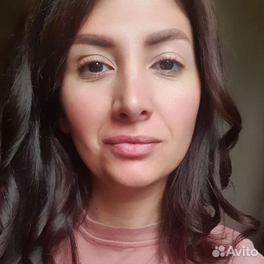 Мастер по наращиванию ресниц