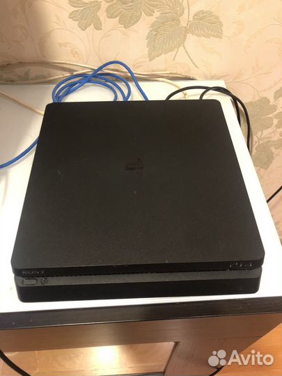 Sony PS4 slim