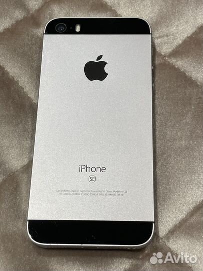 iPhone SE, 64 ГБ
