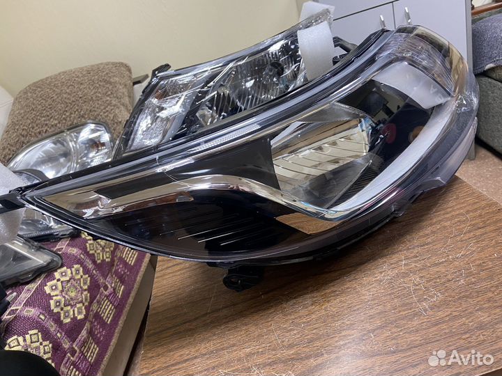 Фара правая Kia Rio 3 11-15г Новая Аналог