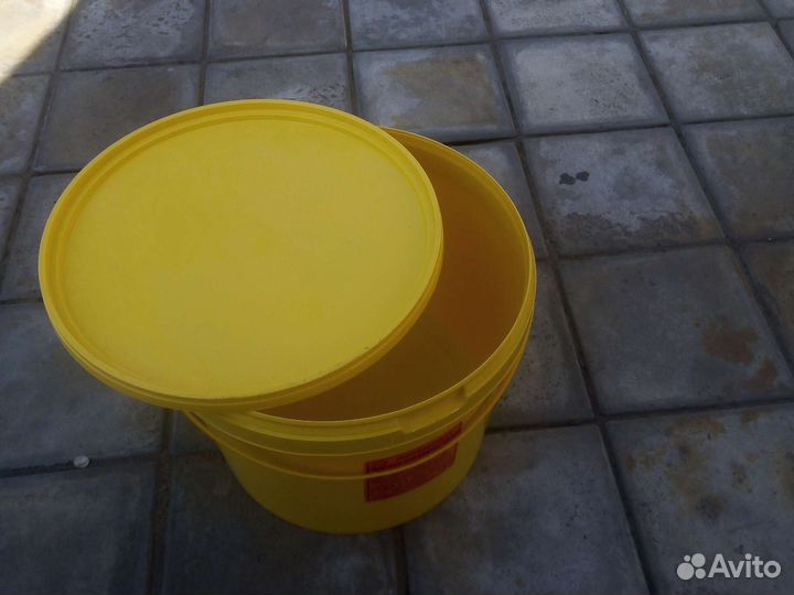 Ведро пластиковое с крышкой 20 литров 10 литров