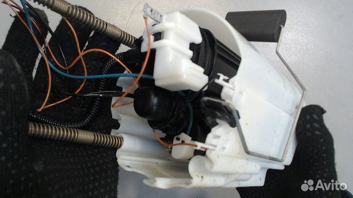 Насос топливный электрический Opel Astra J, 2010