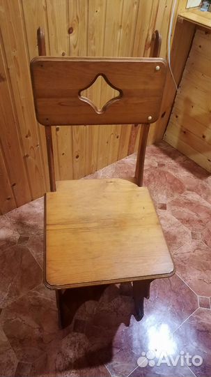 Стол и стулья из массива