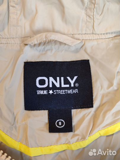 Ветровка женская