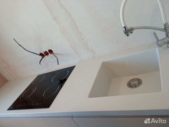 Кухонная столешница с интегрированной раковиной