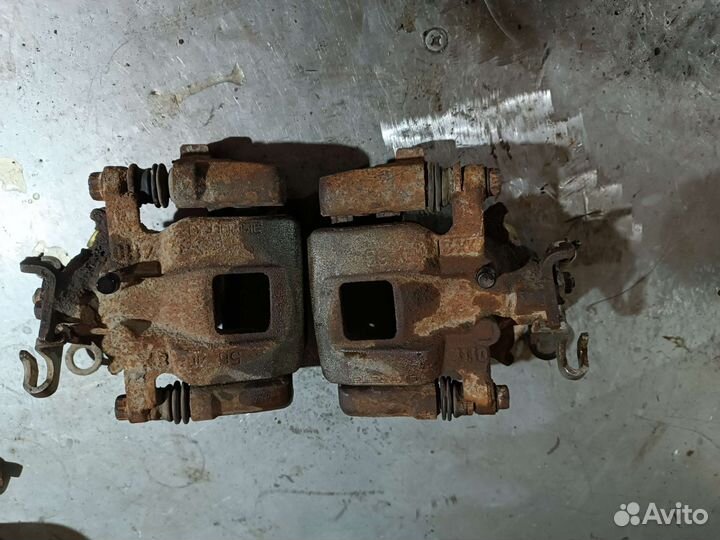 Суппорта задние Mitsubishi outlander