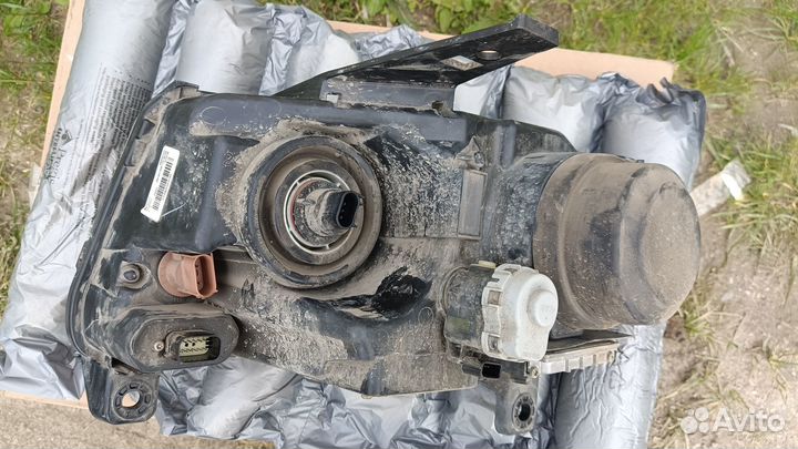 Фара Jeep grand cherokee wk2