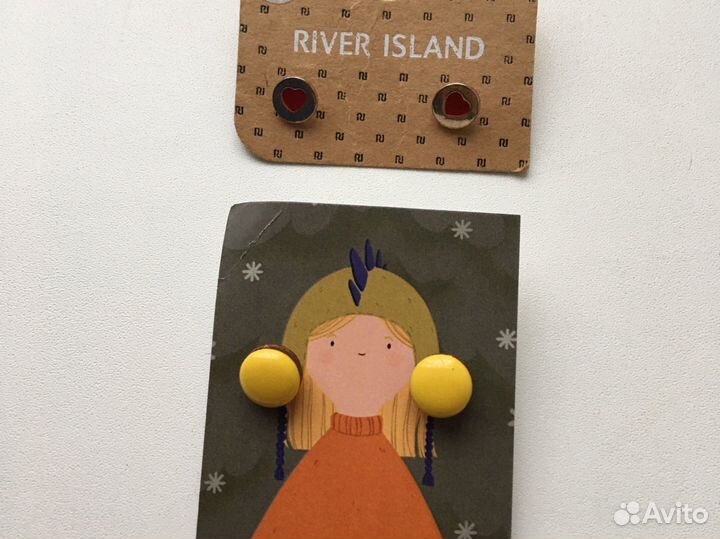 Серьги-гвоздики новые