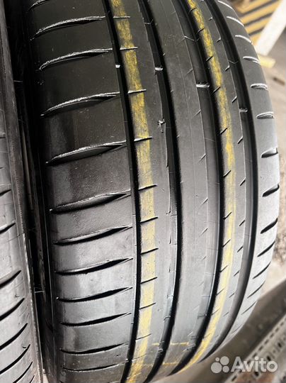 Michelin Pilot Sport 4 255/45 R18
