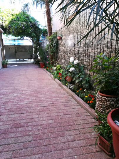 Комната 28 м² в 2-к., 1/2 эт.