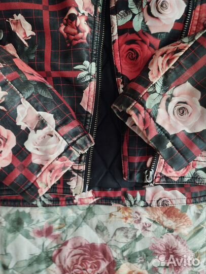 Куртка на девочку Accola