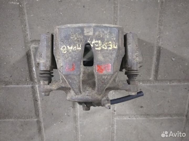 Суппорта передние Toyota Corolla 150