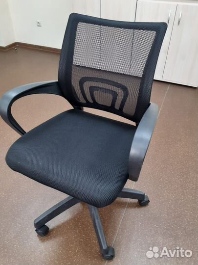 Продам офисную мебель и оргтехнику