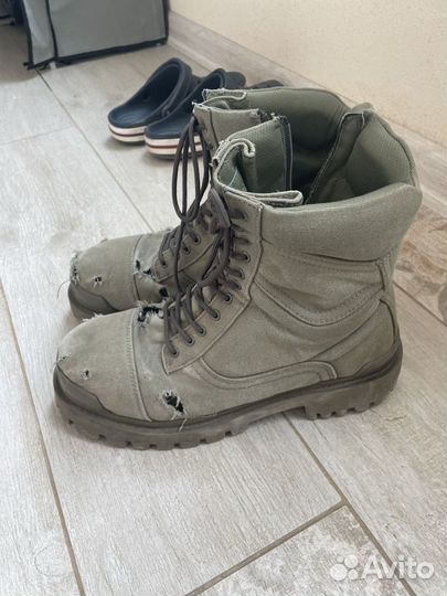 Balenciaga strike boots