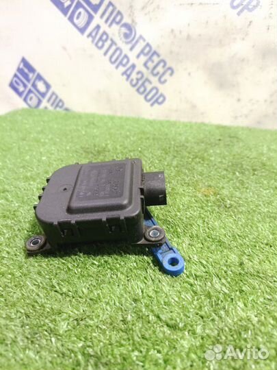 Сервопривод заслонки печки Skoda Superb седан 1.8