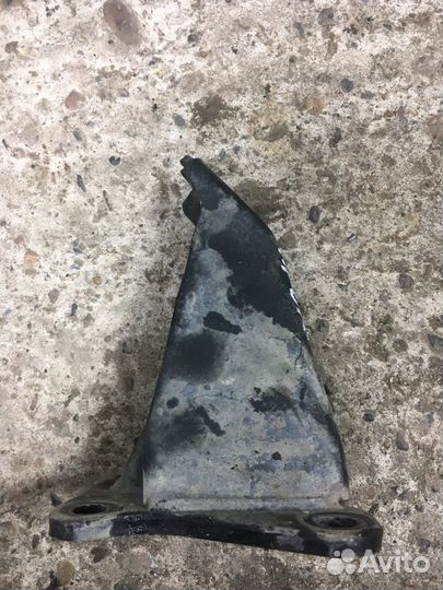 Подушка двс с кронштейном Nissan Navara D40 2008