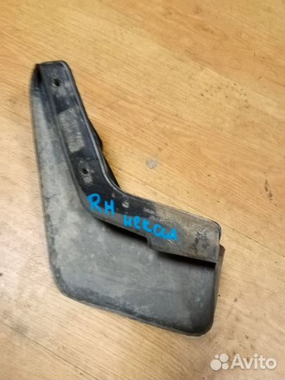 Брызговик передний правый Шевроле авео Т 200