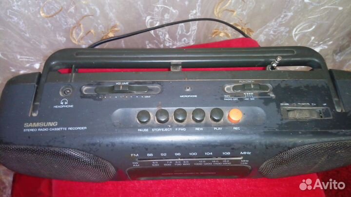 Кассетный магнитофон плюс радио