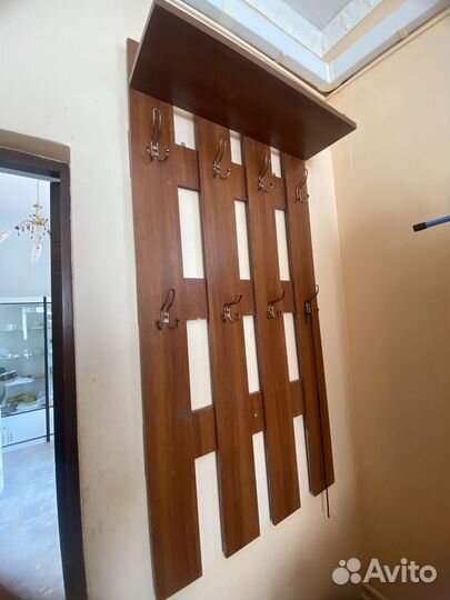 Вешалка настенная