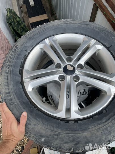 Bridgestone Blizzak Revo GZ 215/65 R16